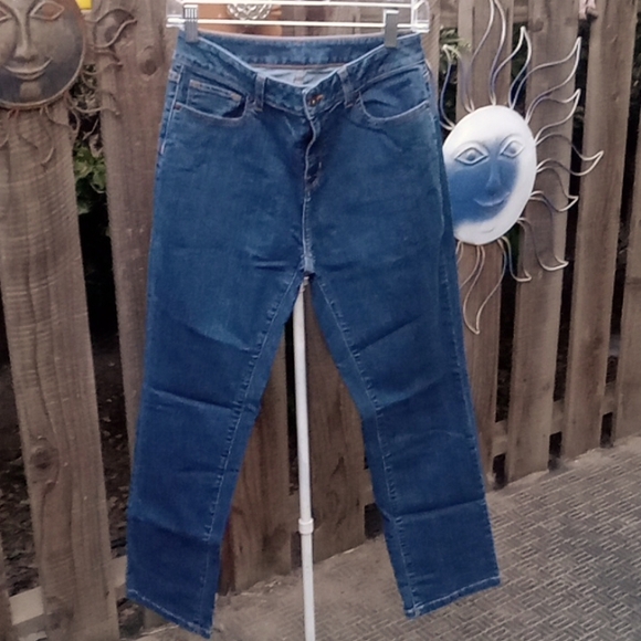 Woman's jeans blue good stretch.L.L.Bean Classic fit. 6p - Picture 3 of 11